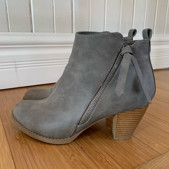 Justfab ankle booties - Picture 1 of 6